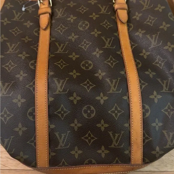 Louis Vuitton Bucket Monogram Shoulder Bag - Picture 3 of 17